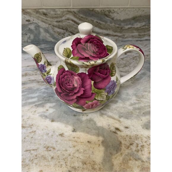 Victoria Secret Rose Teapot with matching Cups and Saucers #tea party - Picture 1 of 10